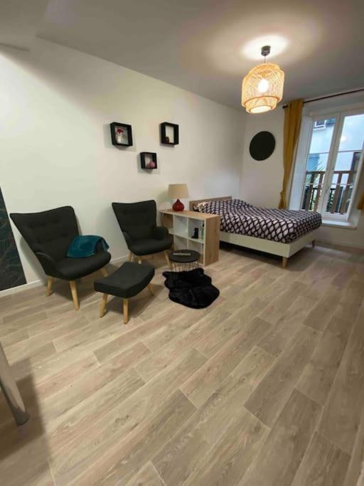 Charmant Studio Idealement Place Et Paisible ! Oloron-Sainte-Marie Exterior photo