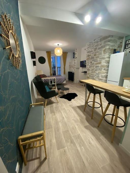 Charmant Studio Idealement Place Et Paisible ! Oloron-Sainte-Marie Exterior photo
